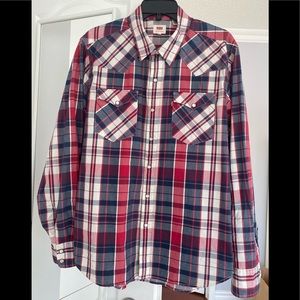 Sold -Levi’s Classic Western Standard-Fit Shirt - like new -100% cotton